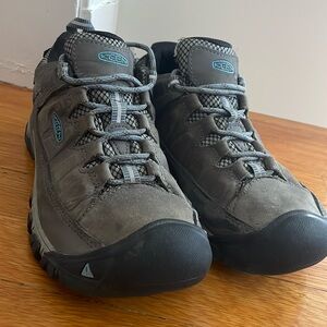 Keen Targhee Hiking Shoes, Women size 7